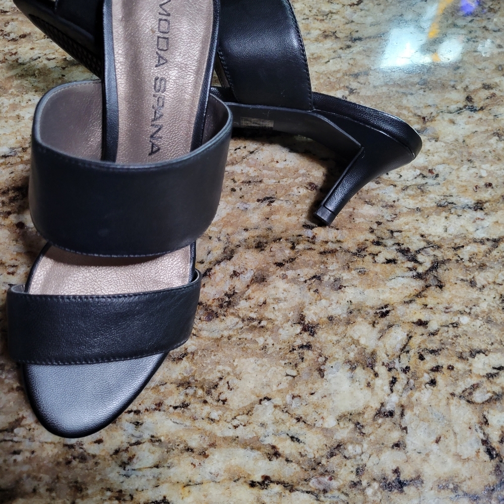 Woman's shoes